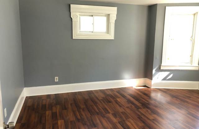 5 BED 2 BATH SINGLE FAMILY HOME IN DETROIT-SHOREWAY NEIGHBORHOOD! - 1354 West 80th Street, Cleveland, OH 44102