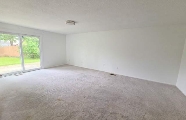 6015 Hinsdale Lane Gallery 2
