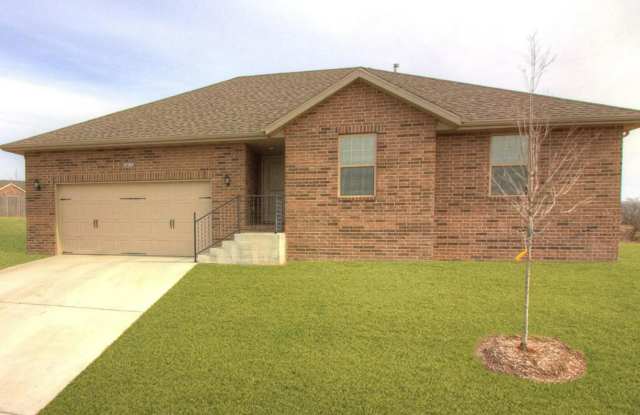 Ozark 3 Bedroom Rental Home- Available March 2023 photos photos