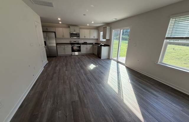 Brand New Home in Hickory Gallery 4
