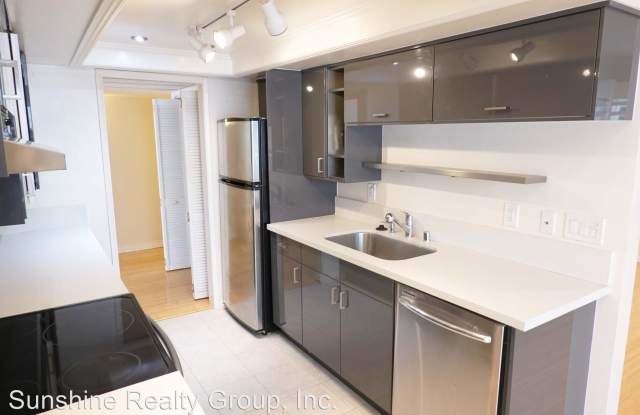 11656 Montana Avenue #214 Gallery 2