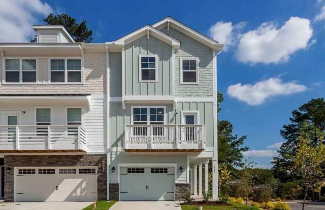 Room in 4 Bedroom Townhome at Chattering Lory Ln photos photos