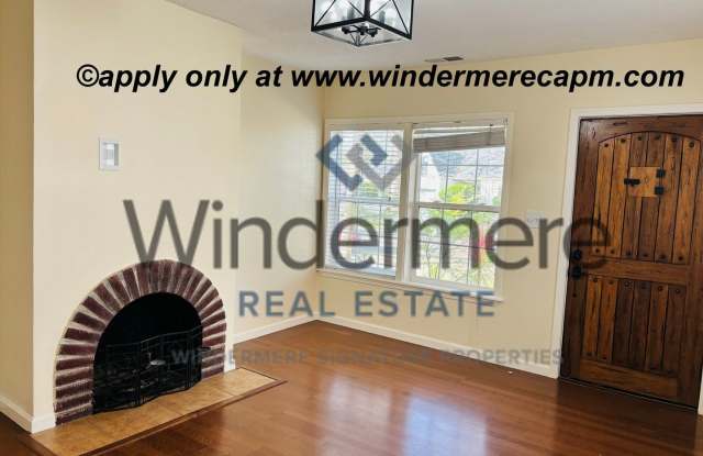 Beautifully Remodeled 2 Bedroom, 2 Bath Duplex on Freeport Blvd w/ garage for storage!- Now available! photos photos