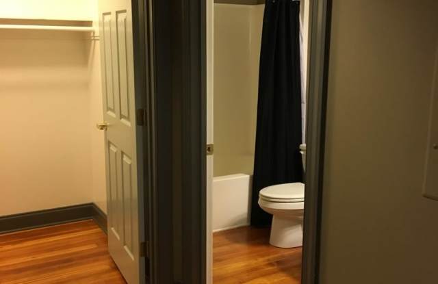 Downtown Greenville, 1BD/2BA Gallery 4