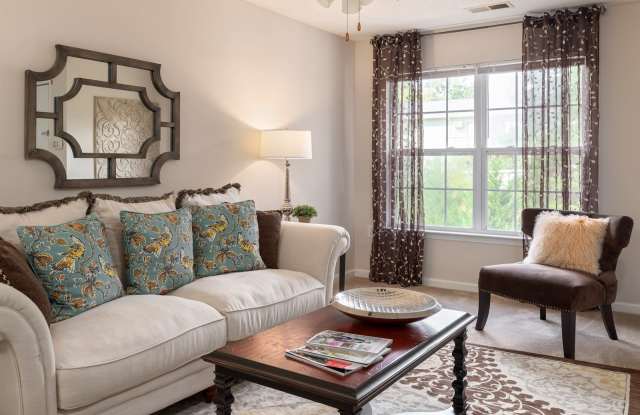 Available Now 2 Bedroom 2 Bath $1,299/mo - $0-Deposit Gallery 4