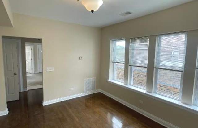 7743 S East End Avenue Gallery 4