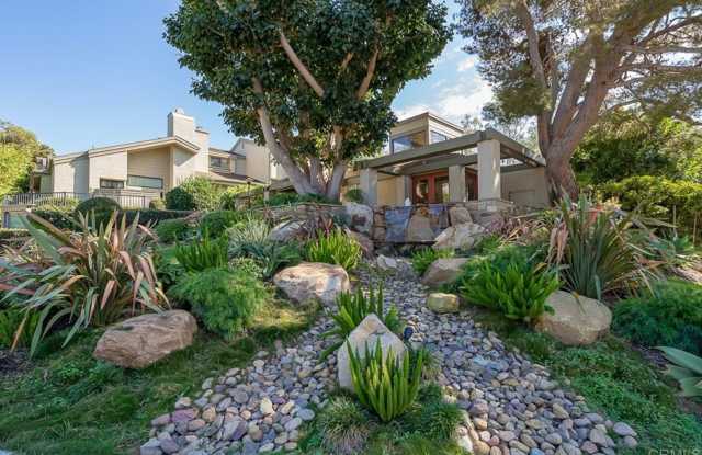 Beautiful townhome in La Jolla! Three bedrooms plus office/extra bedroom! Available immediately! photos photos