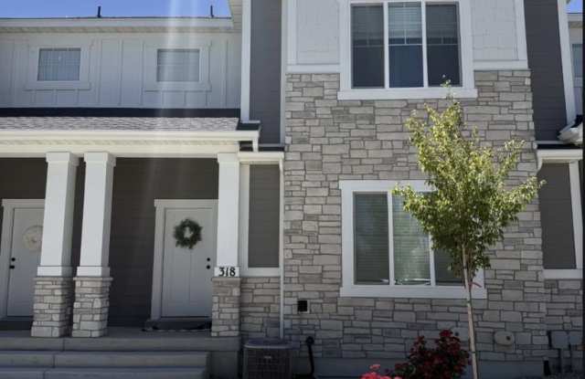*$1100 OFF FIRST MONTH'S RENT if lease is signed by September 7th!* Newer Unit in the Spanish Fork Juniper ridge Townhomes photos photos
