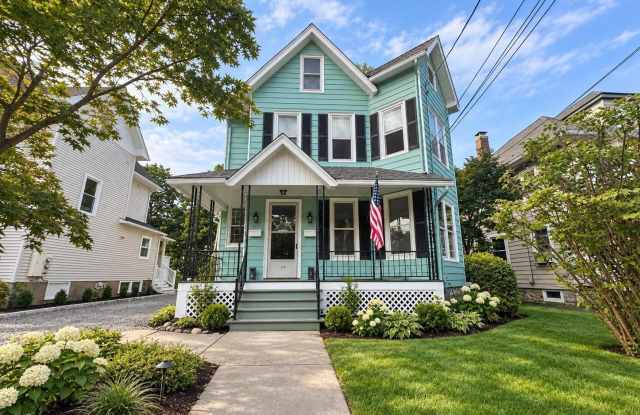 23 Quintard Avenue Gallery 1