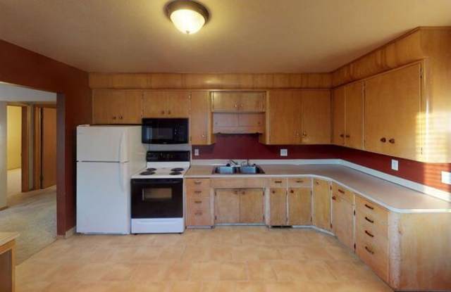 503 3rd Avenue Northeast - 503 3rd Avenue Northeast, Mandan, ND 58554