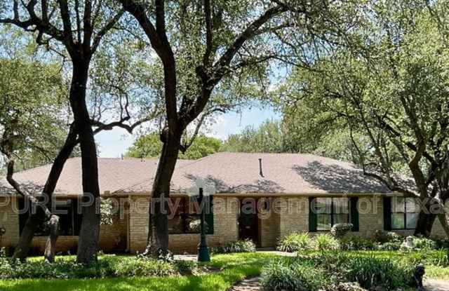 201 Oakwood Dr. photos photos