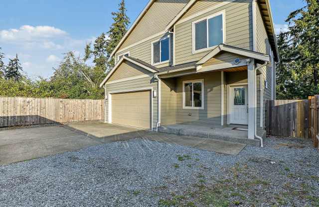 Spacious 5-Bedroom Tacoma Home with A/C, Luxury Upgrades & Large Fenced Backyard – Minutes from JBLM! Gallery 4