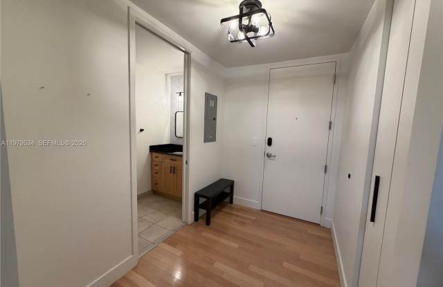 150 E Robinson St photos photos