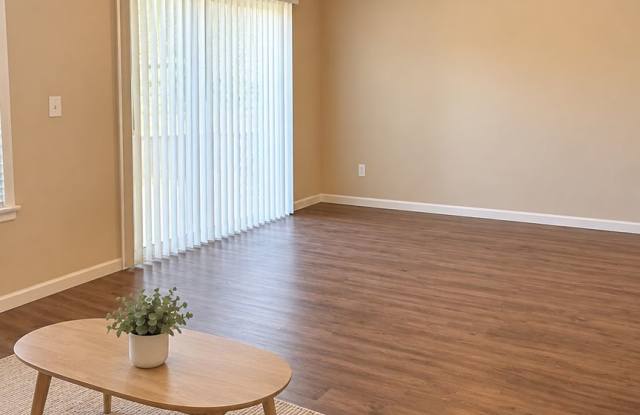 Covington Manor 9700-9816 Gallery 3
