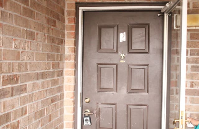 Condominium on SixMileLane - 6516 Six Mile Lane, Jefferson County, KY 40218
