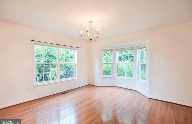 10558 CROOKED BRANCH Court Gallery 4