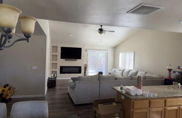 1761 Bay Court Gallery 2