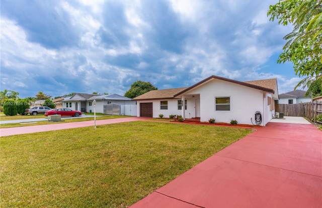 16864 SW 109th Ct Gallery 3