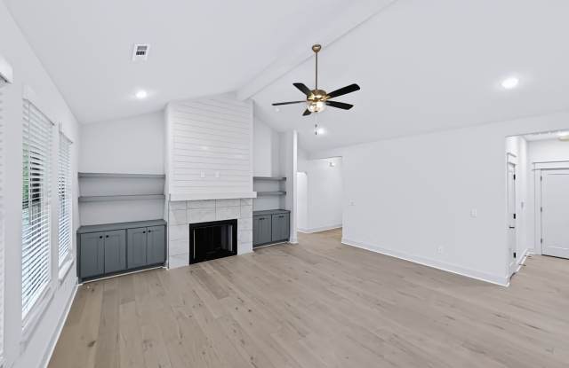 Brand New 3 BR / 2 BA Home in Bentonville School District! Gallery 4