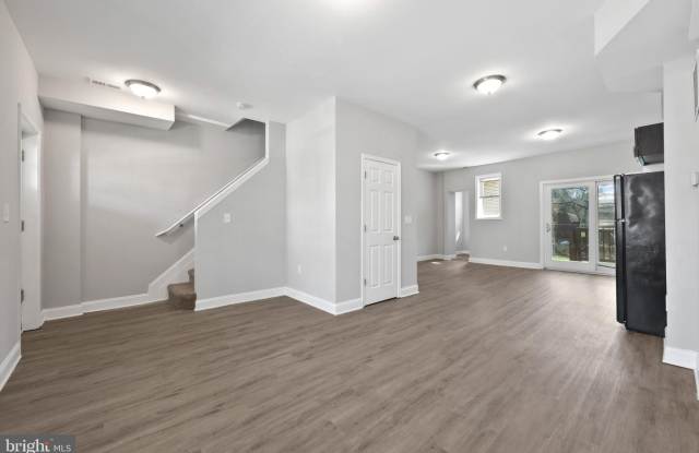 665 DUMBARTON Avenue Gallery 4