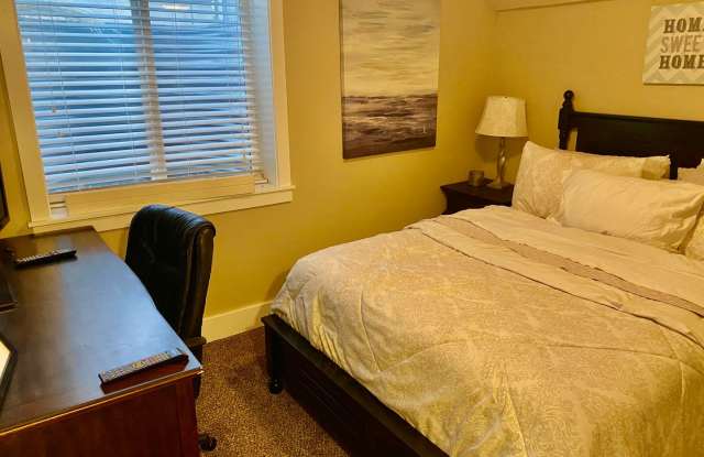 Totally Renovated 4 bed 2 bath for Rent near Alameda and Ammon Park photos photos