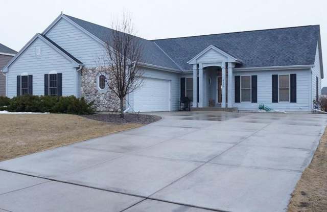 Experience spacious and comfortable living in this stunning 3-bedroom, 2-bathroom ranch-style home photos photos
