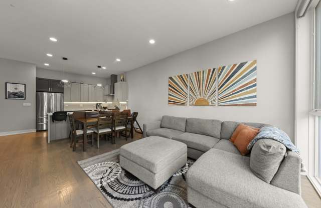 3049 W Lyndale Street Gallery 3
