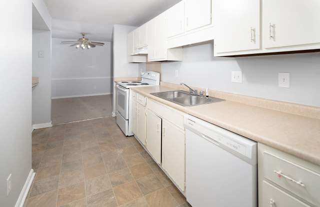 845 Farmhurst Dr - 845 Farmhurst Drive, Charlotte, NC 28217