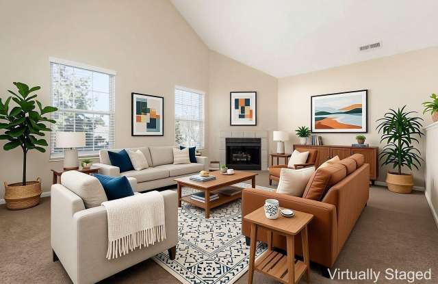 4981 Stratford Pine Lane Gallery 1