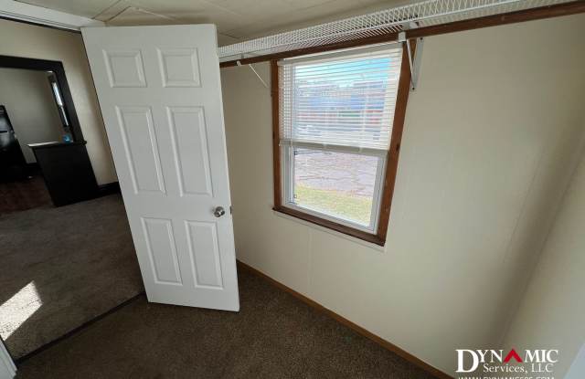 3 Bedroom, 1 Bathroom Single Family House Downtown Gallery 3
