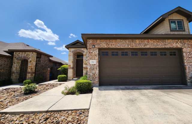 Single story duplex near Near Creekside Shopping + Entertainment! / Fenced in Backyard/ CISD photos photos