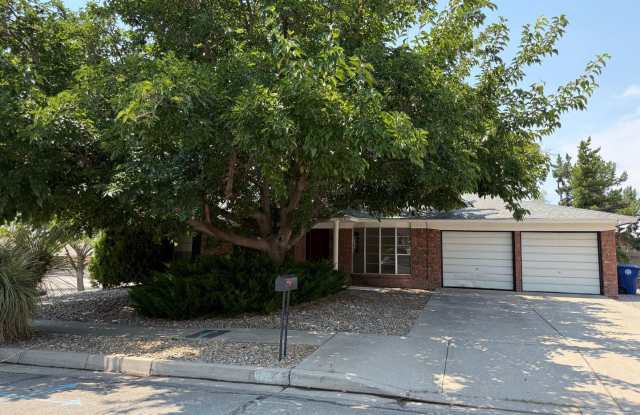 Great location.  4 Br, 1 3/4 Ba, 2 living areas, spacious yard. photos photos