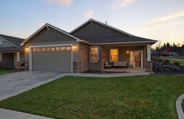 Eagle Ridge - Immaculate, Spacious  Stylish 3-Bedroom, 2-Bath Rental - 1027 West Basalt Ridge Drive, Spokane, WA 99224