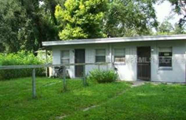 1 Bedroom 1Bath Duplex For Rent at 9414 2nd #1 Orlando, FL 32824 photos photos