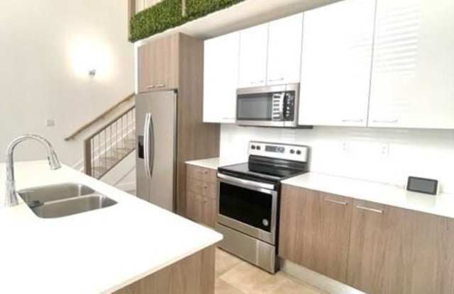 3455 Northeast 5th Avenue - 3455 Northeast 5th Avenue, Oakland Park, FL 33334