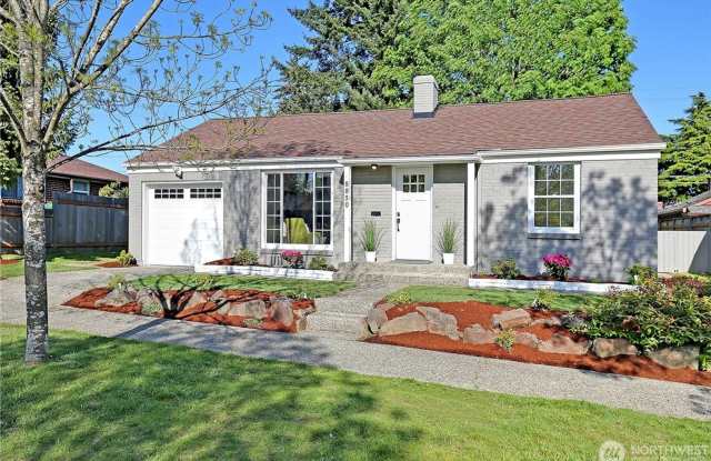 2bd/1ba Seattle Home - 8850 34th Avenue Southwest, Seattle, WA 98126