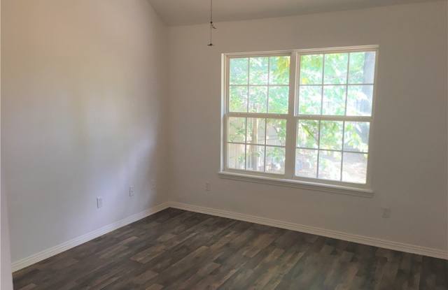 2720 Meridian Place Gallery 2