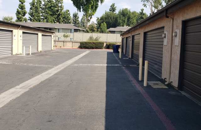 cute and cozy townhouse - by appoitment only - 24 hour virtual tour coming soon - 10568 White Oak Drive, Riverside, CA 92505