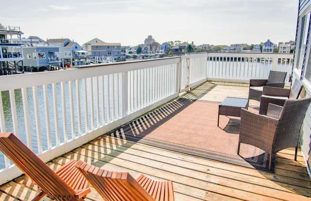6104 Monmouth Ave photos photos