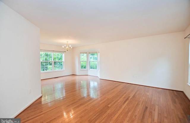 10558 CROOKED BRANCH Court Gallery 2