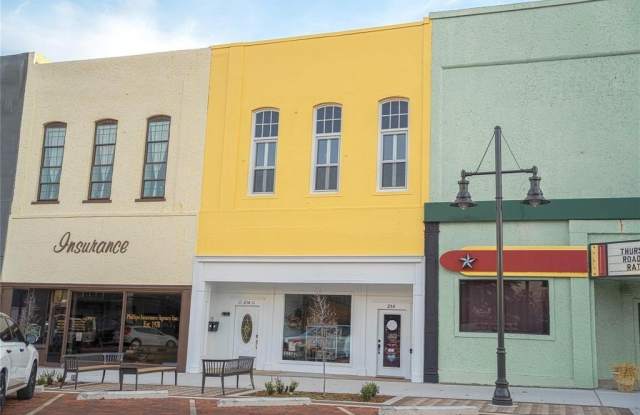 214 W Main Street - 214 West Main Street, Denison, TX 75020