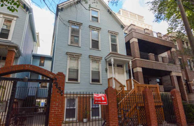 2434 Southport - 2434 N Southport Ave, Chicago, IL 60614