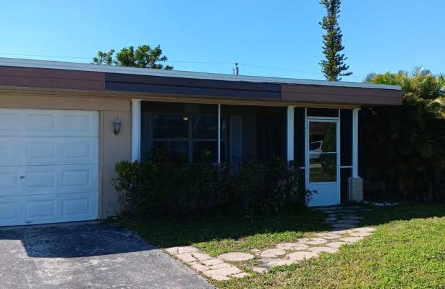 3/2 Pool home available NOW - 312 Northeast 11th Place, Cape Coral, FL 33909