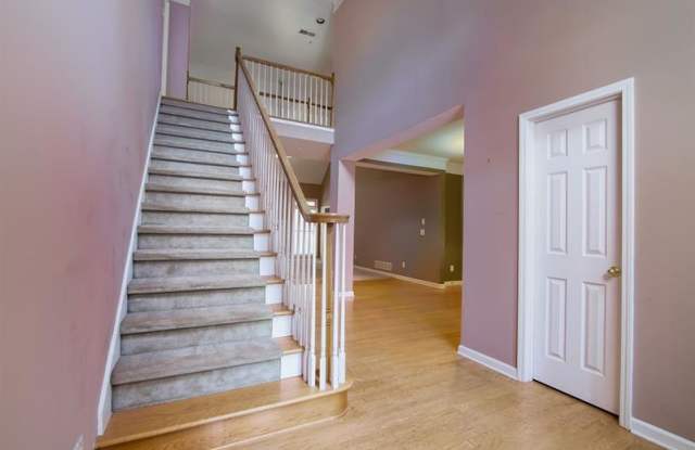1346 Parkview Lane NW Gallery 2
