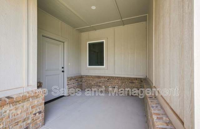10912 Oak Hollow Drive Gallery 3