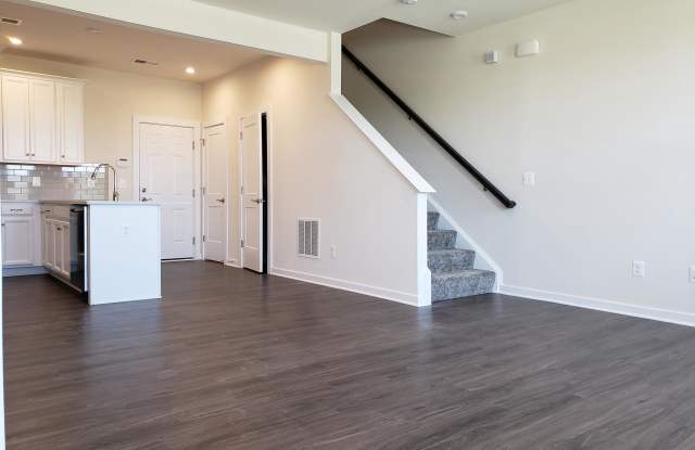 310 PETITE SIRAH TERRACE SE Gallery 3