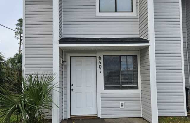 Efficient Townhome w/Spacious Floorplan  Convenient to Tyndall AFB! *SPECIAL: 1/2 OFF 1st Month's Rent!* + *Military Incentive!* photos photos
