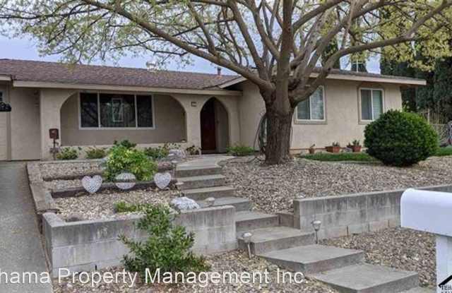 487 Del Norte Ave - 487 Del Norte Avenue, Corning, CA 96021