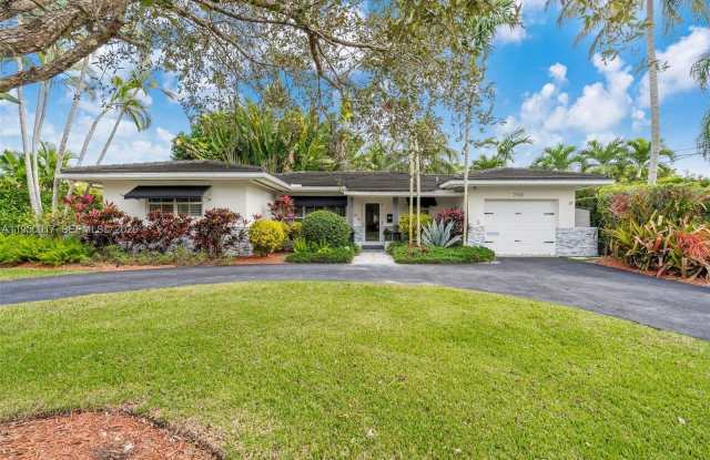 700 Vilabella Ave photos photos