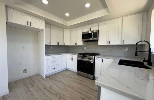 3267 Paseo Gallita Gallery 2